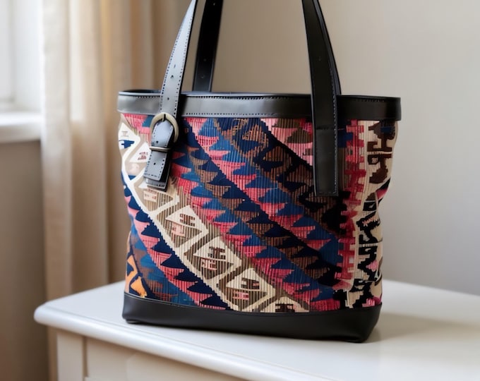 Handmade Anatolian Kilim Shoulder Bag – Genuine Leather Strap & Timeless Boho Style