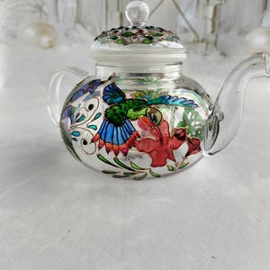 Tetera de vidrio de colores Tetera personalizada Regalos de colibrí Regalo de fiesta de té Regalo para nuevo hogar Juego de té Regalos de pájaros Tetera pintada a mano imagen 9