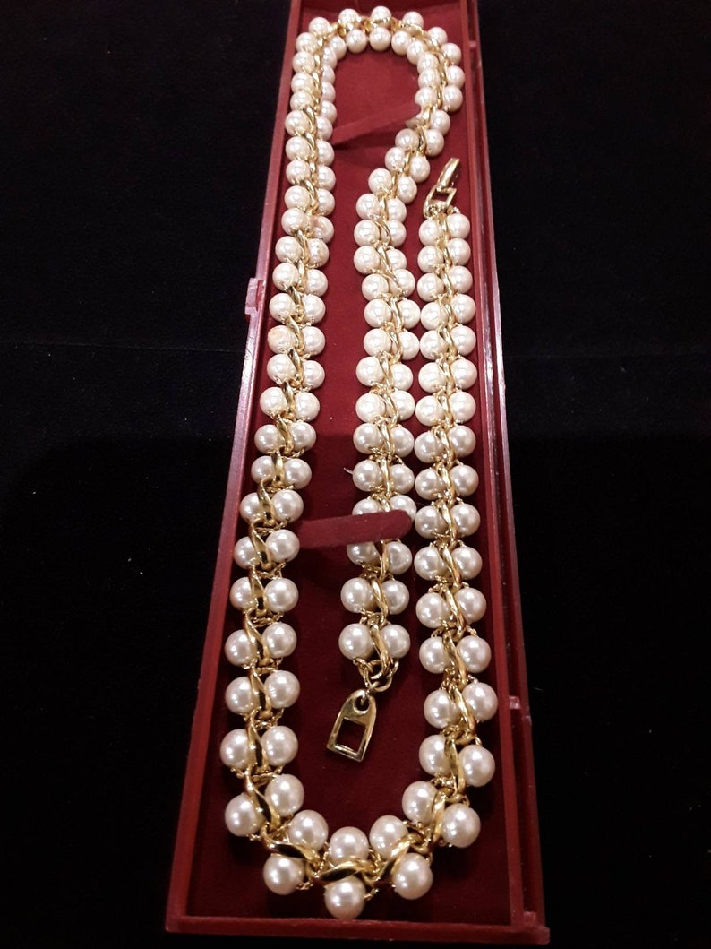 Vintage 1970s Napier necklace