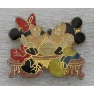 1980er Jahre MICKEY & MINNIE MOUSE Anstecknadel Walt Disney