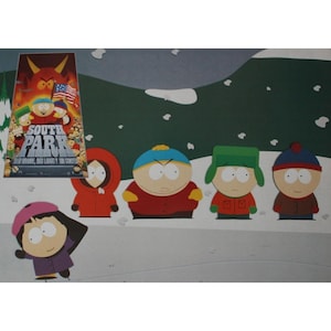 1999 SOUTH PARK Bigger Longer & Uncut - Lobby Card del film - 13,25" x 9,5" (34 x 24 cm) - Articolo originale spagnolo d'epoca n. 4