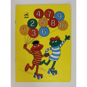 1980 SESAME STREET Notebook 8.5&quot; x 6&quot; (21.5 x 15.5 cm.) Spanish Vintage Item - Numbered BALLOONS