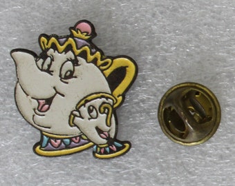 1990s Beauty and the Beast MRS. POTTS lapel pin 2.5 x 2.25 cm. (1" x 0.9") Walt Disney