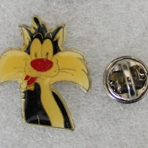 1990s SYLVESTER THE CAT Lapel Pin (Tongue Out) - 2.75 x 2.25 cm. (1.1&quot; x 0.9&quot;) - Warner Bros