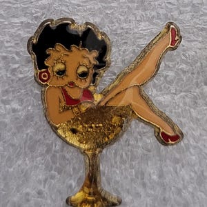 1980s BETTY BOOP GLASS Lapel Pin 1" x 0.9" (2.5 x 2 cm.) Max Fleischer Rare