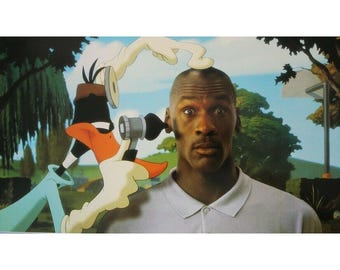 1996 SPACE JAM Movie Lobby Card - 13.5" x 9.5" (34 x 24 cm.) - Michael Jordan, Murray, DeVito - Spanish Original Vintage Item #1