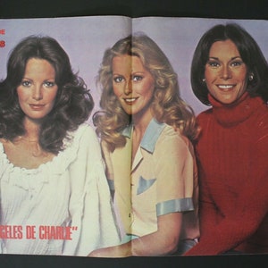 1970s CHARLIE&#39;S ANGELS Poster - Spanish Vintage Item - 47 x 31 cm. ( 18.5&quot; x 12.2&quot; ) - Lecturas
