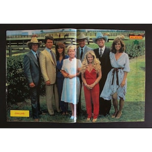 1970&#39;s DALLAS TV Show Poster 43 x 28 cm. (16.9&quot; x 11&quot;) Spanish Vintage Item - Good to V. Good Condition - Diez Minutos