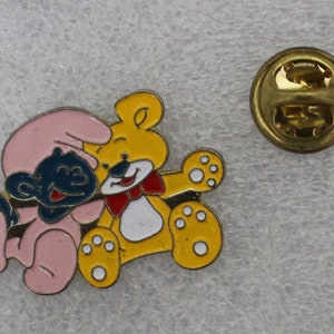 1990s SMURF & TEDDY BEAR Lapel Pin - French Vintage Smurfs Item - 3 x 2 cm. approx. ( 1.2&quot; x 0.8&quot; ) - Peyo - Yoshinori