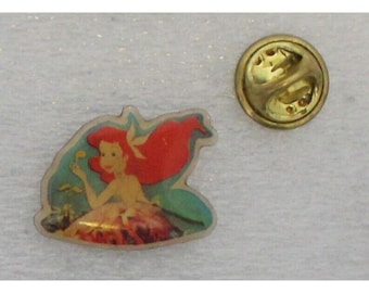 Spilla da bavero La Sirenetta ARIEL del 1989, 0,7" x 0,9" (1,75 x 2,25 cm) Walt Disney