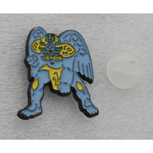 1995 Power Rangers KING SPHINX Lapel Pin 3 x 2.75 cm (1.2&quot; x 1.1&quot;) Saban Spanish Item