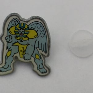 1995 POWER RANGERS King SPHINX Lapel Pin 2.75 x 2.5 cm. (1.1&quot; x 1&quot;) Silver Trim Saban - Spanish Vintage