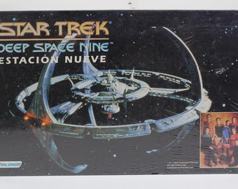 Gioco da tavolo Star Trek DEEP SPACE 9 (DS9) del 1994 - Sigillato in fabbrica - Vintage spagnolo di Falomir Juegos - 11,5" x 18,5" (28,5 x 47 cm) - VHTF