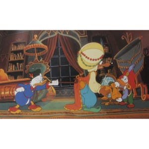 1990 DUCK TALES: Der Schatz Der Verlorenen Lampen-Lobbykarte - Originaler spanischer Vintage-Artikel - 13,5 "x 9,75" (34 x 24,5 cm.) - McQuack # 7