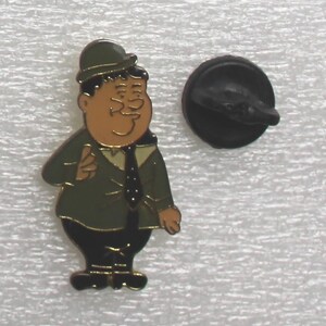 1980s LAUREL & HARDY Lapel Pin 1.4" x 0.8" (3.5 x 2 cm.) Green Suit VHTF
