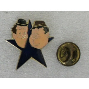 1990&#39;s LAUREL & HARDY Lapel Pin 2.5 x 2.5 cm. (1&quot; x 1&quot;) Stan and Oliver - Very Hard To Find