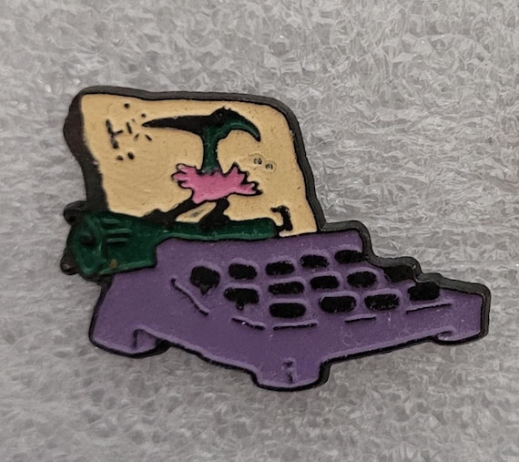 1994 FLINTSTONES COMPUTER / Typewriter Lapel Pin … - image 1