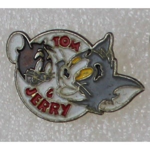 1990s TOM & JERRY Lapel Pin 2.25 x 3.5 cm. (0.9&quot; x 1.4&quot;) Hanna-Barbera VHTF