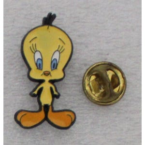 1990s TWEETY BIRD Lapel Pin 1.2&quot; x 0.6&quot; (3 x 1.5 cm.) Vintage Warner Bros