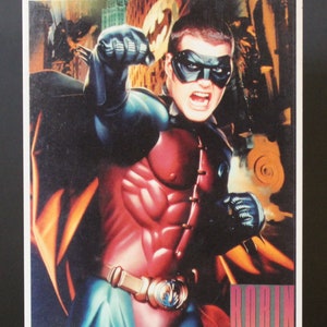 1995 Batman et Robin ROBIN (Chris O'Donell) Carte postale promotionnelle espagnole vintage DC Comics 10,5 x 15 cm. (4,1 x 5,9 pouces) #2
