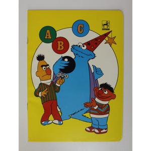 Caderno Vila Sésamo de 1980, 21,5 x 15,5 cm (8,5&quot; x 6&quot;), item vintage espanhol - Cookie Monster, Bert, Ernie