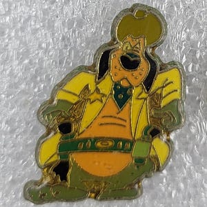 Lata 90. XX wieku, broszka z wizerunkiem SZERYFA WYLIEGO BURP, 1" x 0,8" (2,5 x 2 cm). Amerykański łowca włóczęgów wyrusza na Zachód