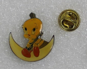 1990s TWEETY BIRD Lapel Pin (Moon) 2.5 x 2.5 cm (1" x 1") Warner Bros VHTF