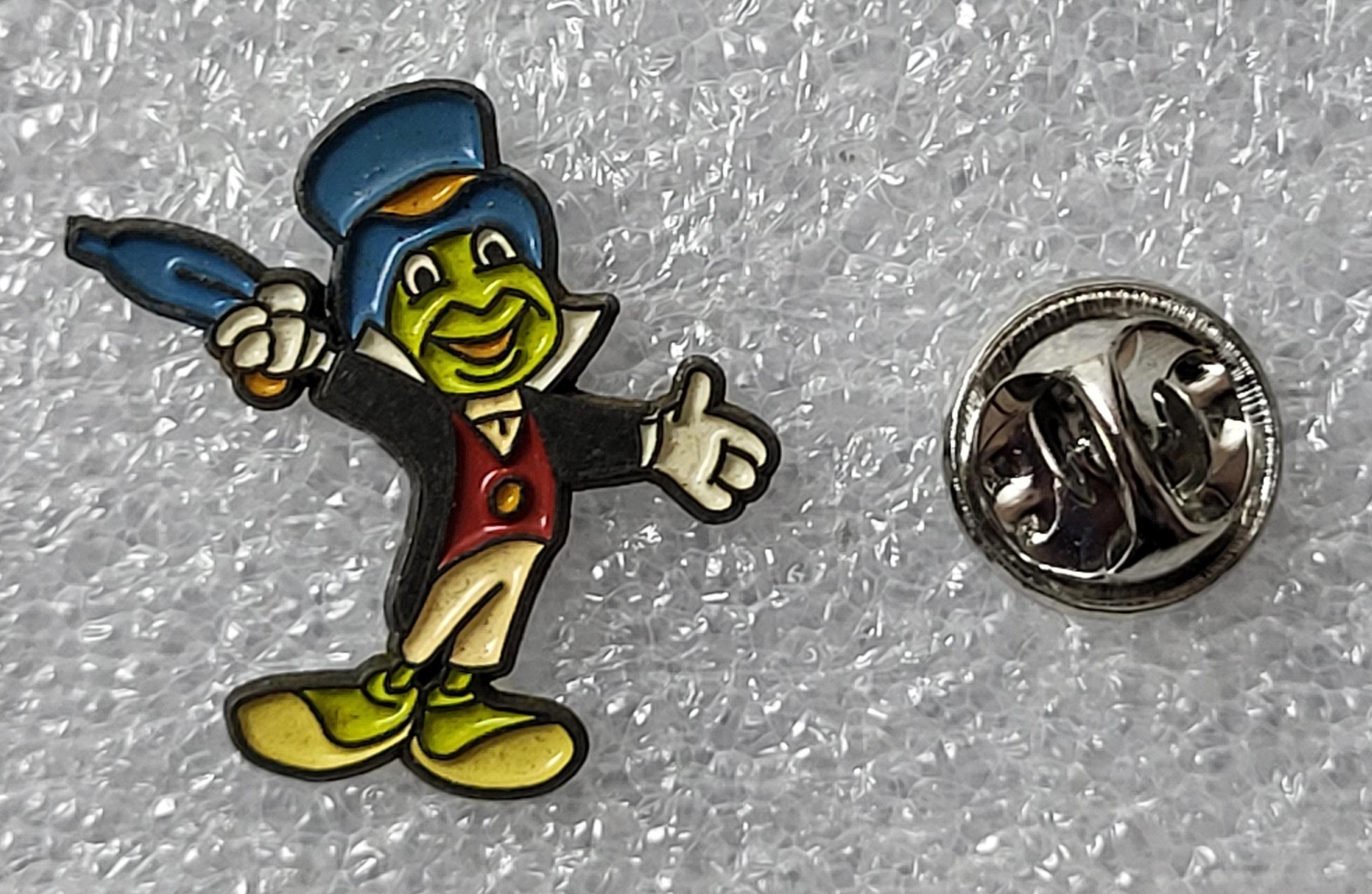 1980s JIMINY CRICKET Lapel Pin 0.9