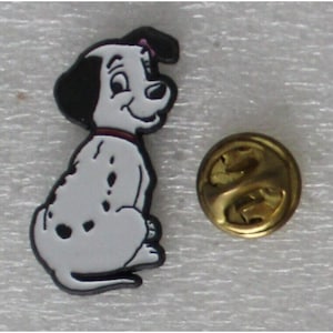 1980s 101 DALMATIANS Lapel Pin 1.1&quot; x 1&quot; (3 x 1.75 cm.) Walt Disney Movie Spanish Vintage Item #5