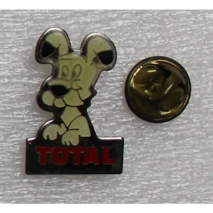 1992 Asterix DOGMATIX IDEFIX Dog Lapel Pin French Vintage 2.5 x 1.5 cm. (1&quot; x 06&quot;)