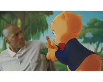 1996 SPACE JAM Movie Lobby Card - 13.5" x 9.5" (34 x 24 cm.) - Michael Jordan, Murray, DeVito - Spanish Original Vintage Item #6