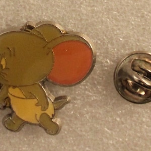1990s TOM & JERRY Lapel Pin - Jerry - Hanna Barbera - 2.5 x 2.25 cm. ( 1&quot; x 0.9&quot; ) approx. - Very Hard To Find