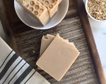 Jabón de leche de avena y miel, jabón de leche de cabra, hecho a mano, artesanal, barra de jabón de proceso en frío, jabón de avena coloidal, regalo de cumpleaños para ella, para hombres