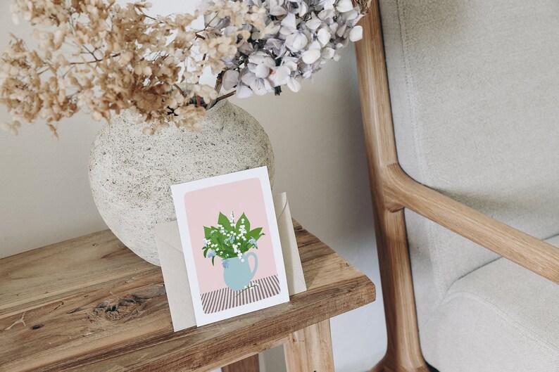 Carte mai, carte muguets, bouquet muguets et myosotis, vase avec des fleurs, décoration murale, bouquet printemps, mois de mai image 6