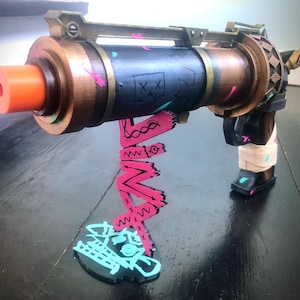 Jinx LoL Cosplay Zapper + Stand | Zap Zap Statue | Arcane | 3d Printed | FINISHED + PAINTED