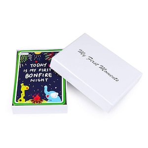 My First Moments Perfekte Baby Landmark Karten für Mädchen und Jungen 38 Süße illustrierte Jahresmarkierer Meilenstein Geschenke Geschenke mit Andenken Box