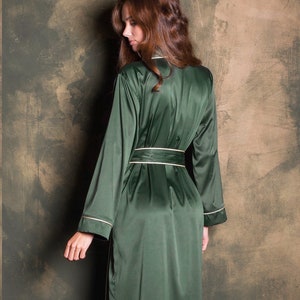 Seidenmantel, Seidenmantel, Weihnachtsmantel, Feiertagsmantel, lange Robe Maxi-Grün-Satin-Robe-Set für Frauen