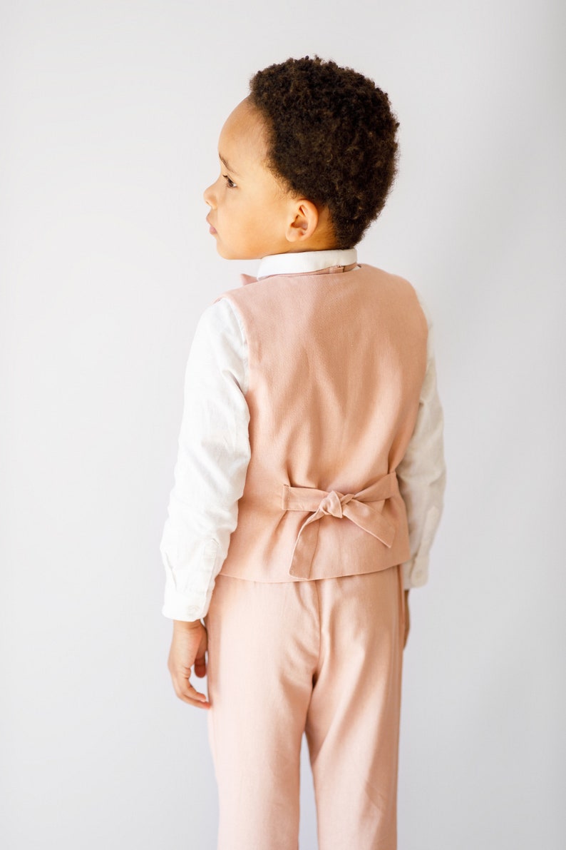 Blush Pink Boys Linnen Pak Het perfecte zomerensemble voor je kleine heer afbeelding 7