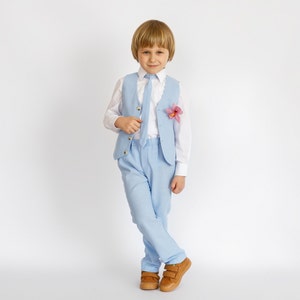 Terno de linho para meninos azul celeste – a roupa perfeita para ocasiões especiais – roupa para porta-alianças, terno de linho para meninos, roupa de batizado e muito mais