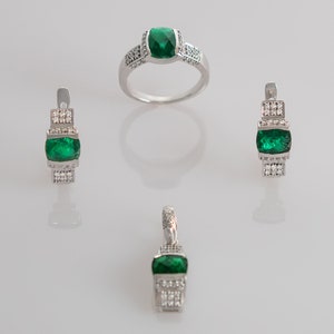 Gorgeous Emerald Ring & Diamond Earrings - Exquisite White Gold Jewelry Set - Best Gift for Her!