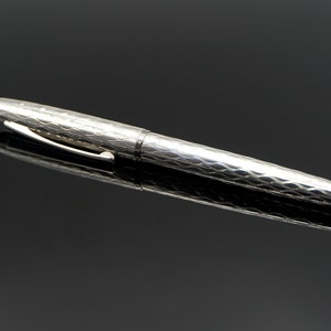 Eleganter Kugelschreiber aus 925er Silber - Ein einzigartiges Geschenk für Lehrer & Schüler