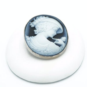 Vintage Agate Cameo Brooch - Unique Statement Piece
