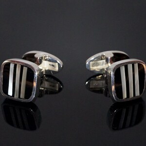 Gemelli in madreperla con pietre preziose, regalo elegante per uomo d&#39;onore