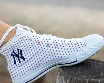 yankees converse sneakers