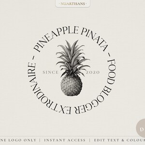 Könnte beinhalten: Schwarzweißes Logo-Design für einen Food-Blog namens "Pineapple Pinata - Food Blogger Extraordinaire" mit dem Text "Seit 2020".