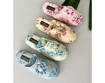 DEADSTOCK; Satin quilted house slippers with floral motif