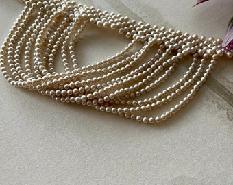 VINTAGE; Faux pearl choker necklace