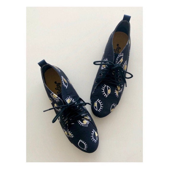 Canvas shoes with evil eye embroidery
