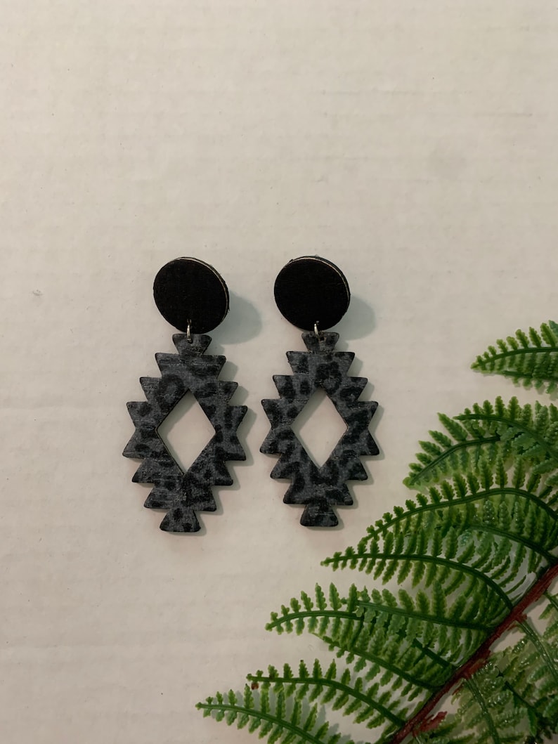 Black and gray leopard cork on leather Aztec tribal with a black cork on leather stud earring