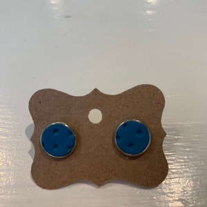 Turquoise pattern leather 10mm stud earrings set in stainless steel